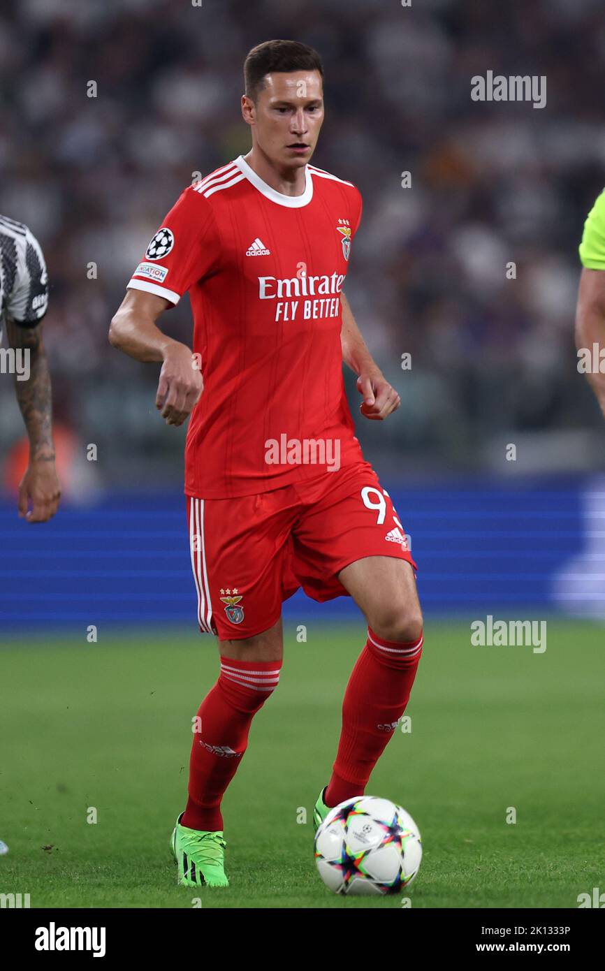 Julian Draxler von SL Benfica kontrolliert den Ball während des UEFA Champions League Gruppe H-Spiels zwischen Juventus FC und SL Benfica am 14. September 2022 in Turin, Italien. Stockfoto