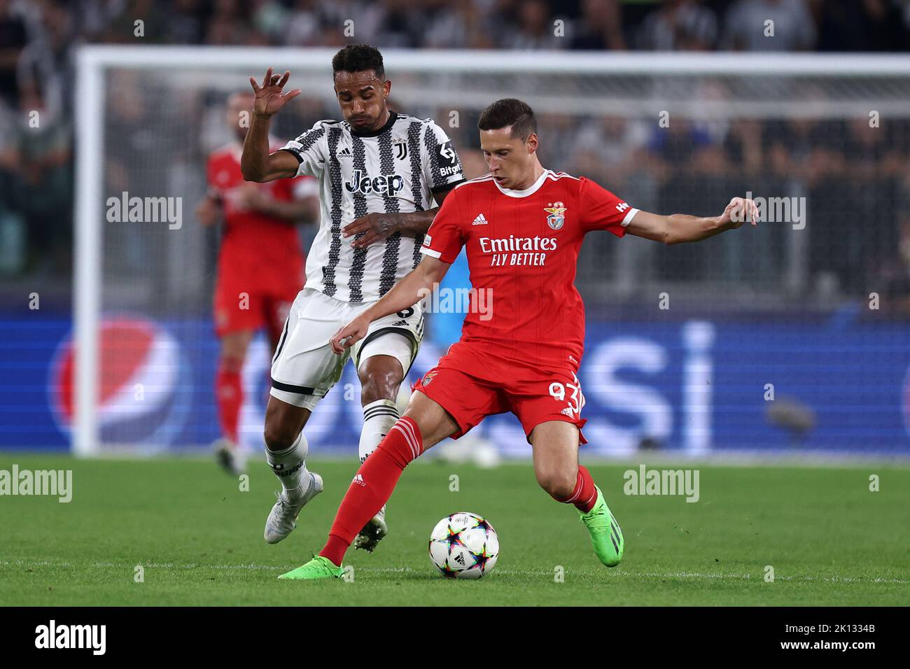 Julian Draxler von SL Benfica kontrolliert den Ball während des UEFA Champions League Gruppe H-Spiels zwischen Juventus FC und SL Benfica am 14. September 2022 in Turin, Italien. Stockfoto