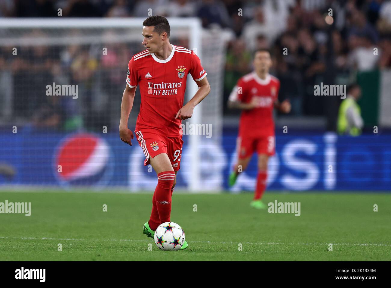 Julian Draxler von SL Benfica kontrolliert den Ball während des UEFA Champions League Gruppe H-Spiels zwischen Juventus FC und SL Benfica am 14. September 2022 in Turin, Italien. Stockfoto