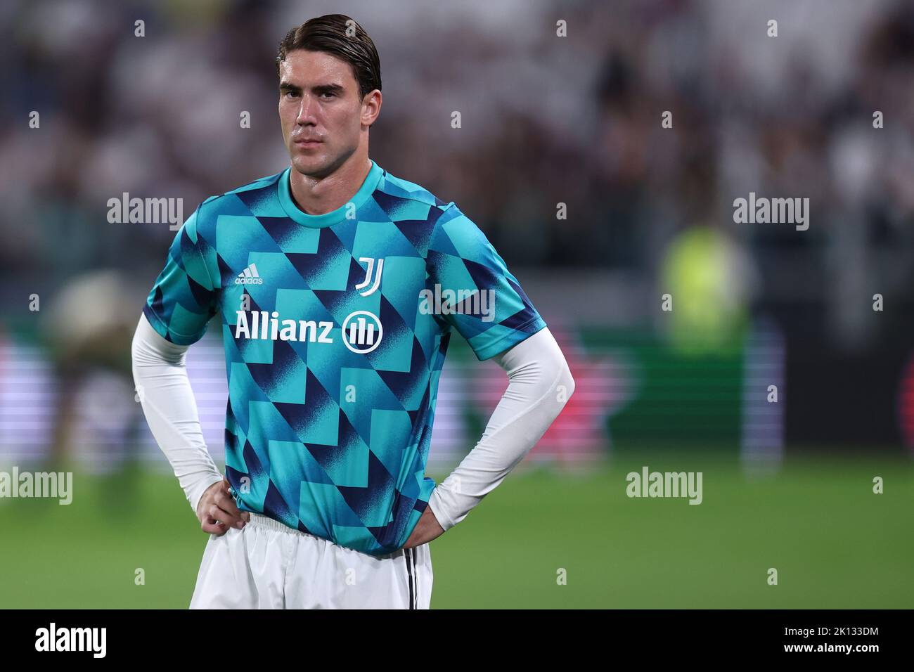 Dusan Vlahovic vom FC Juventus beim Aufwärmen vor dem UEFA Champions League-Spiel der Gruppe H zwischen Juventus FC und SL Benfica am 14. September 2022 im Allianz-Stadion in Turin, Italien. Stockfoto