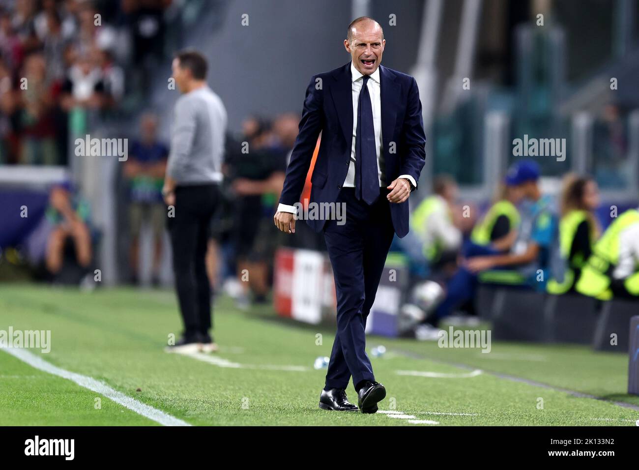 Massimiliano Allegri, Cheftrainer des FC Juventus, sieht beim UEFA Champions League-Spiel der Gruppe H zwischen dem FC Juventus und SL Benfica am 14. September 2022 im Allianz Stadium in Turin, Italien, niedergeschlagen aus. Stockfoto
