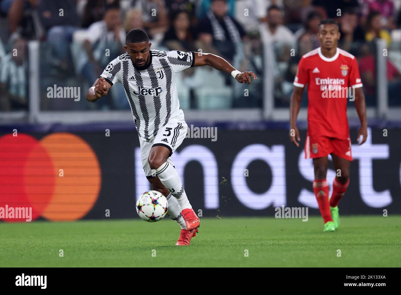 Gleison Bremer vom FC Juventus im Einsatz beim UEFA Champions League-Spiel der Gruppe H zwischen dem FC Juventus und SL Benfica am 14. September 2022 im Allianz Stadium in Turin, Italien. Stockfoto