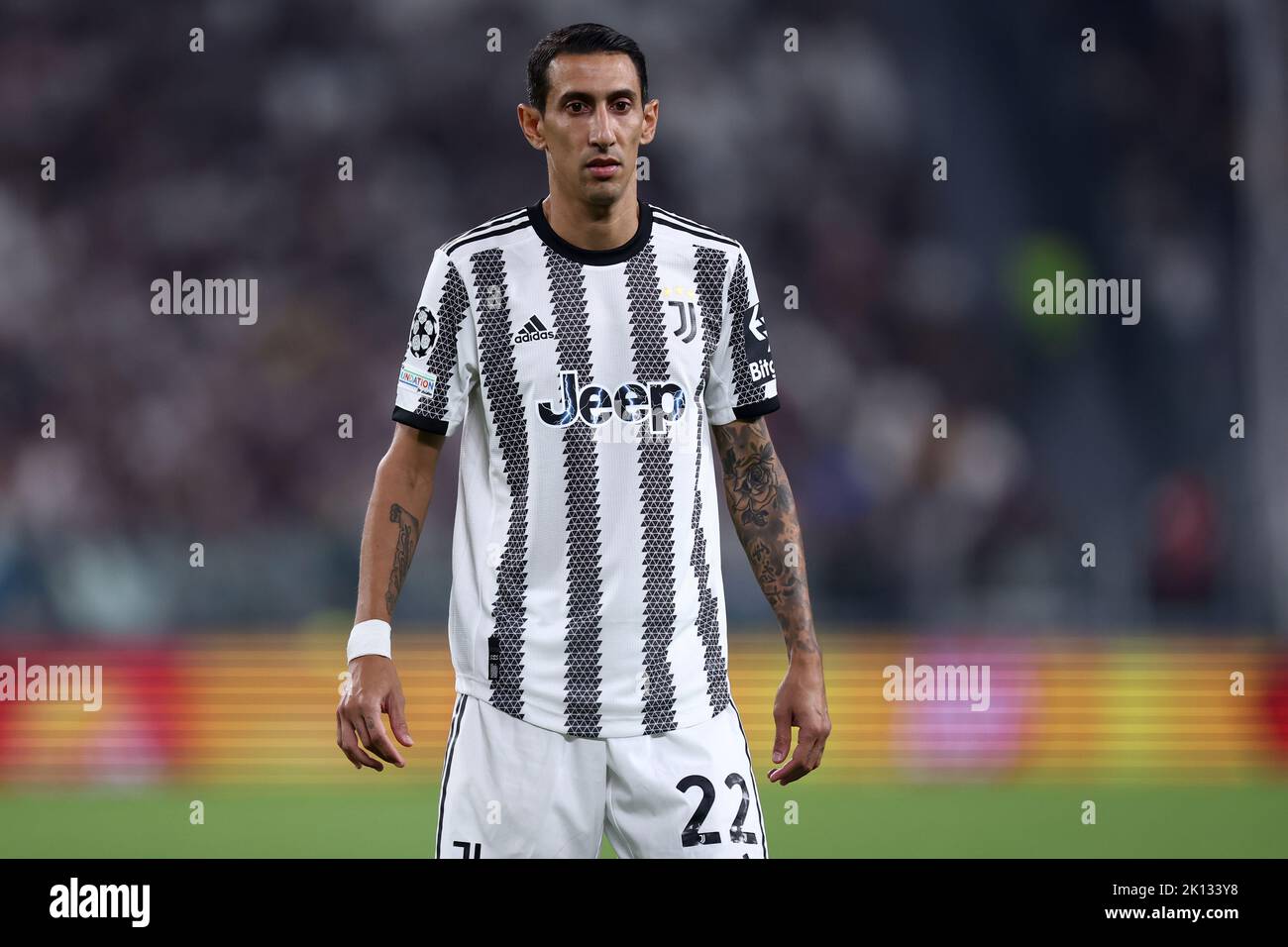 Angel Di Maria vom FC Juventus schaut während des UEFA Champions League-Spiel der Gruppe H zwischen dem FC Juventus und SL Benfica am 14. September 2022 im Allianz Stadium in Turin, Italien, auf. Stockfoto