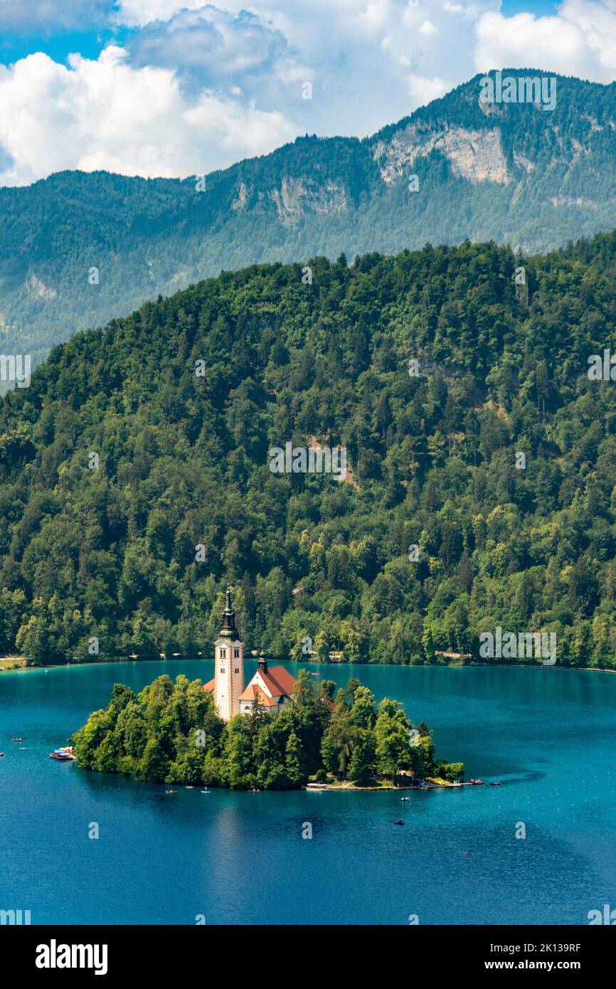 Die Kirche Mariä Himmelfahrt auf ihrer eigenen Insel, Bleder See, Slowenien, Europa Stockfoto