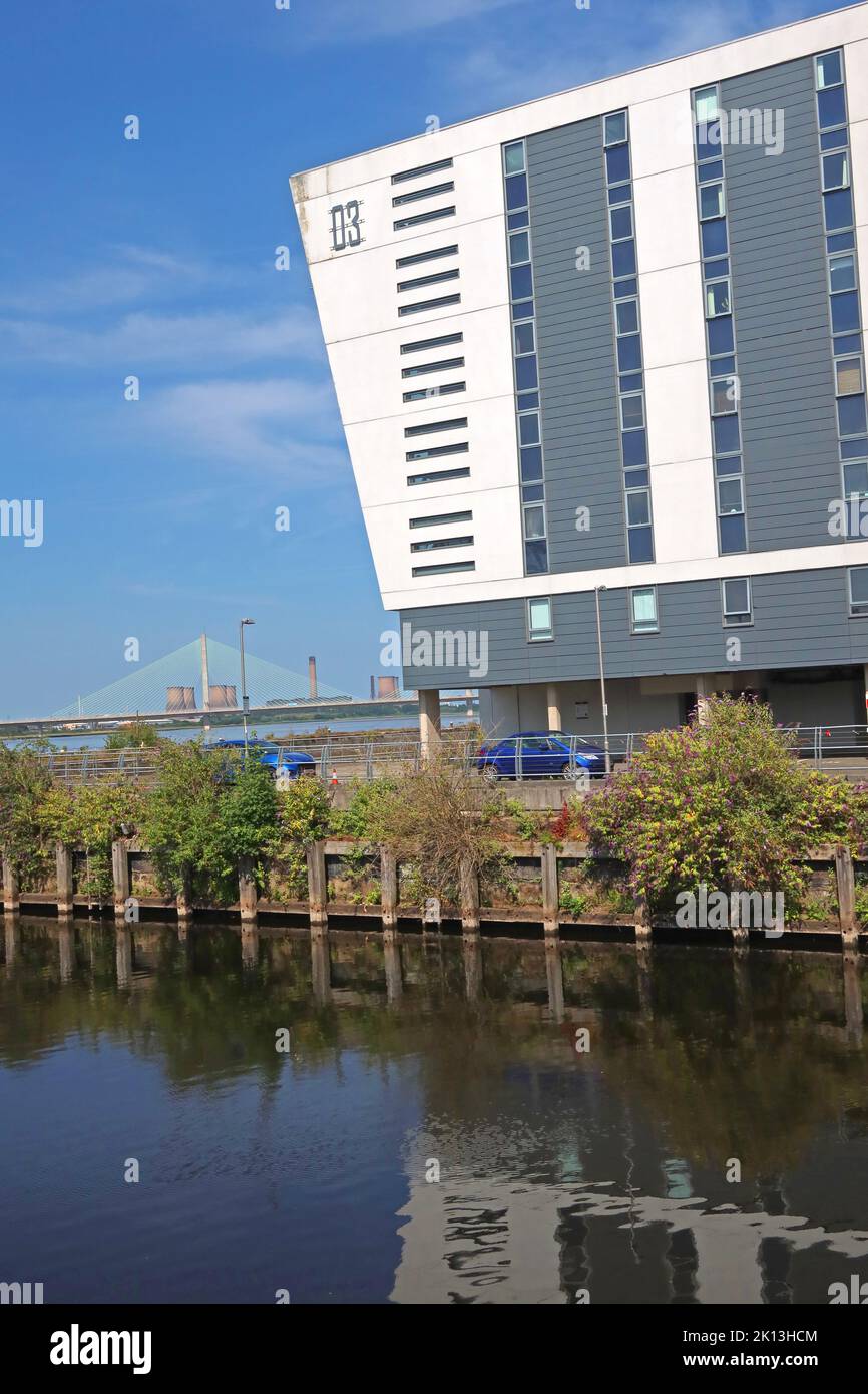 Die Decks Wohnungen sind ausgestattet mit HPL-Verkleidung, Promenade, Runcorn Altstadt, Halton, Cheshire, ENGLAND, GROSSBRITANNIEN, WA7 1GG Stockfoto