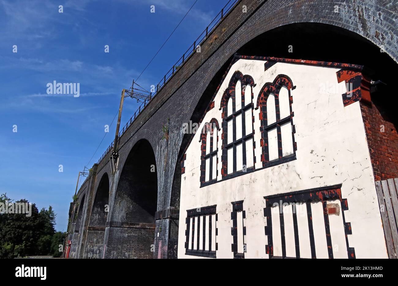 Runcorn spiritualistische Kapelle, unter der Eisenbahnbrücke nach Widnes, 61 Ashridge St, Runcorn, Halton, Cheshire, ENGLAND, GROSSBRITANNIEN, WA7 1HU Stockfoto