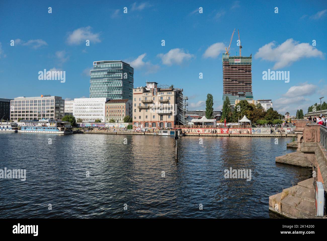 Skyline Spreeufer bei East Side Gallery, Media Spree, Neubauten, Zalando , Stream Tower, Edge East Side Berlin, Immobilien, Berlin-Friedrichshain, Stockfoto