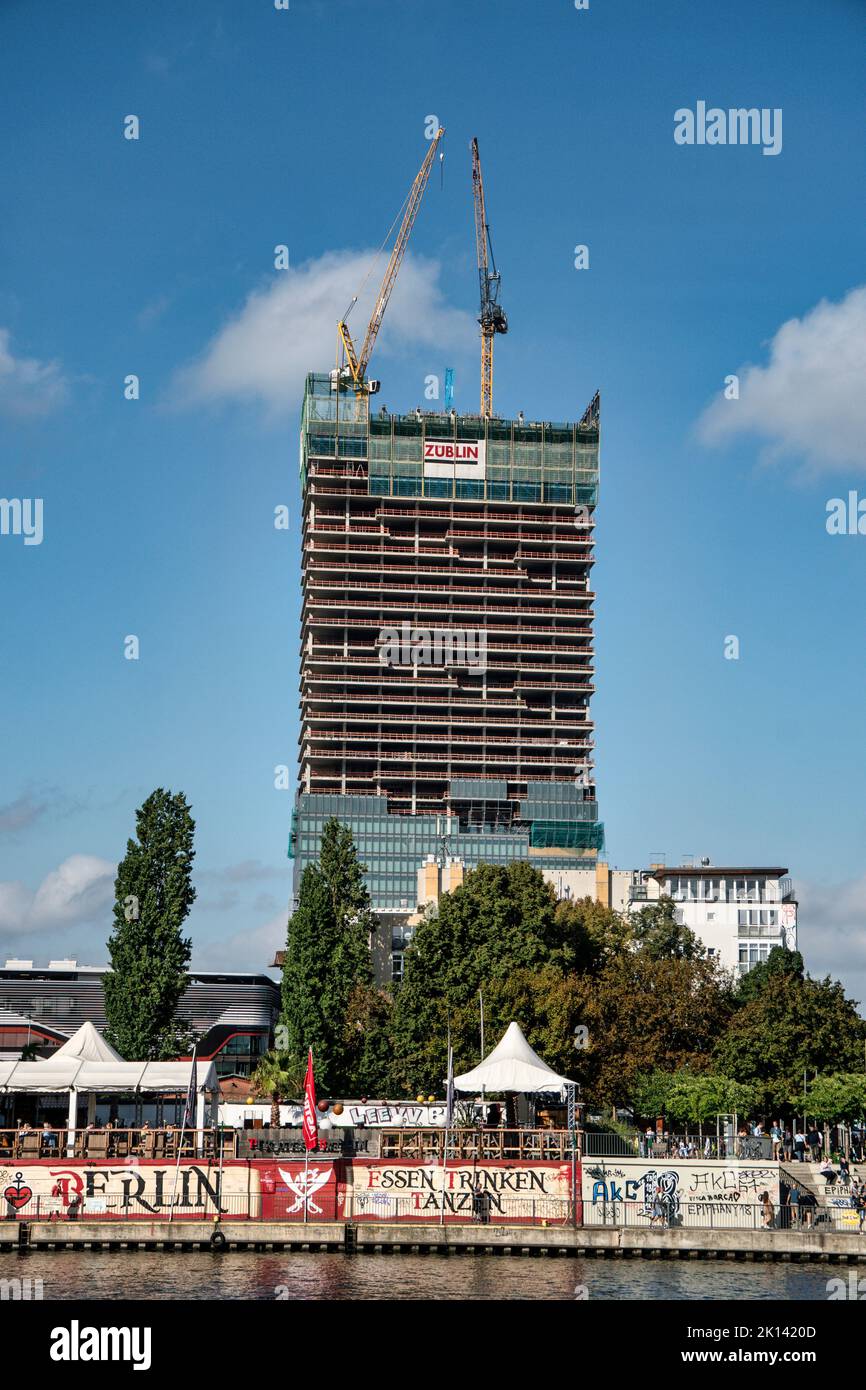 Skyline Spreeufer bei East Side Gallery, Media Spree, Neubauten, Edge East Side Berlin, Immobilien, Berlin-Friedrichshain, Stockfoto