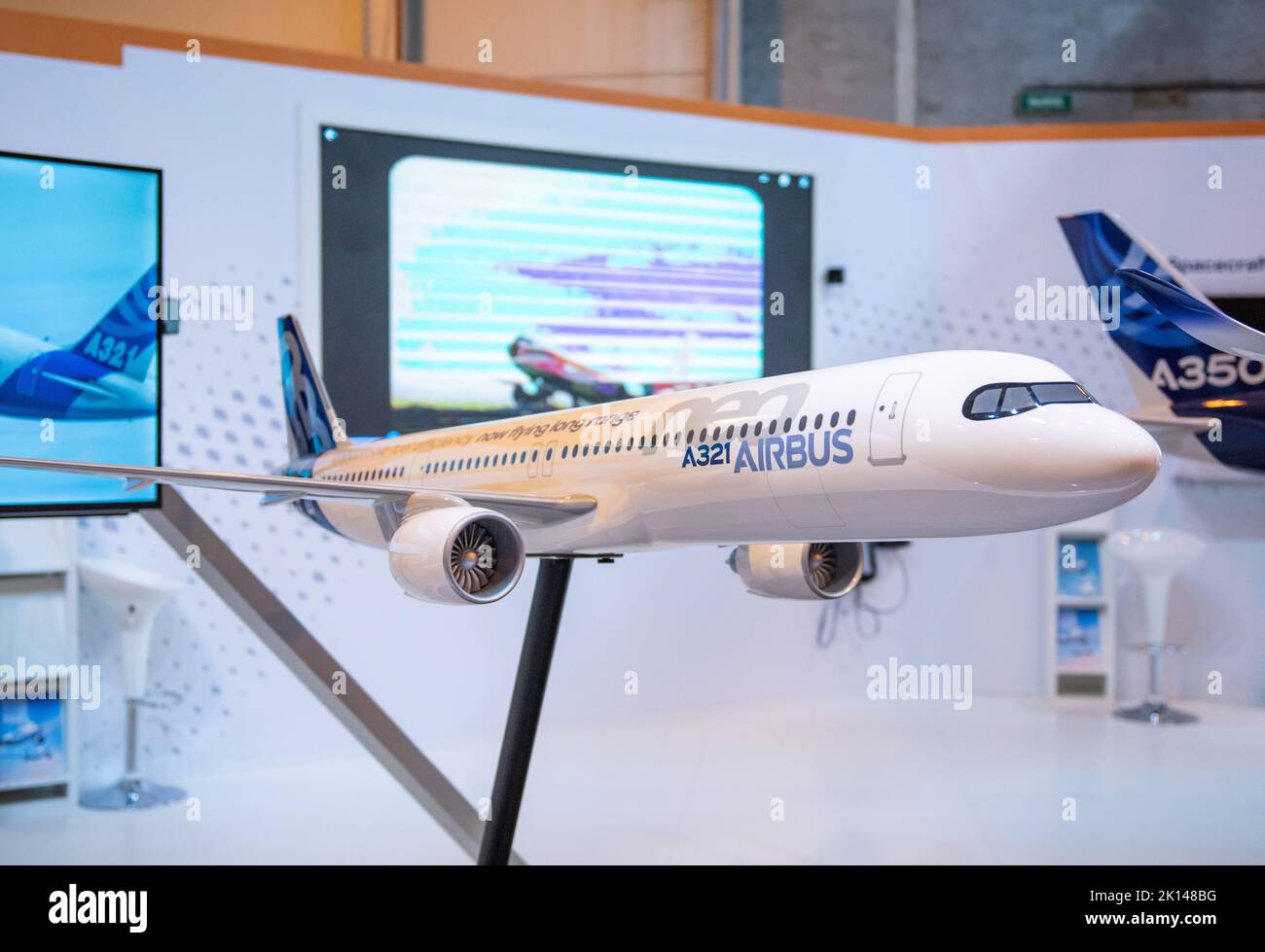 30. August 2019, Region Moskau, Russland. Modell eines Passagierflugzeugs mit Schmalkarosserie Airbus A321 Stockfoto