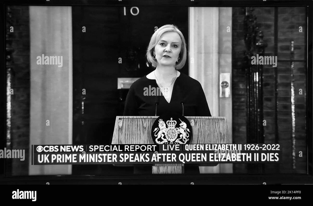 Ein Screenshot des US-amerikanischen Fernsehens von CBS News über den Tod der britischen Königin Elizabeth und Aussagen des britischen Premierministers Liz Truss. Stockfoto