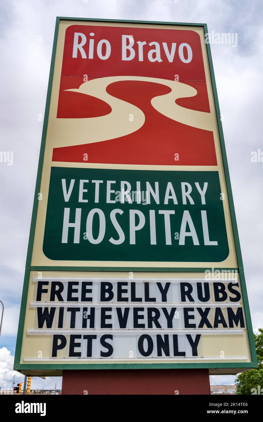 Außenschild für das Tierkrankenhaus Rio Bravo, Albuquerque, New Mexico Stockfoto