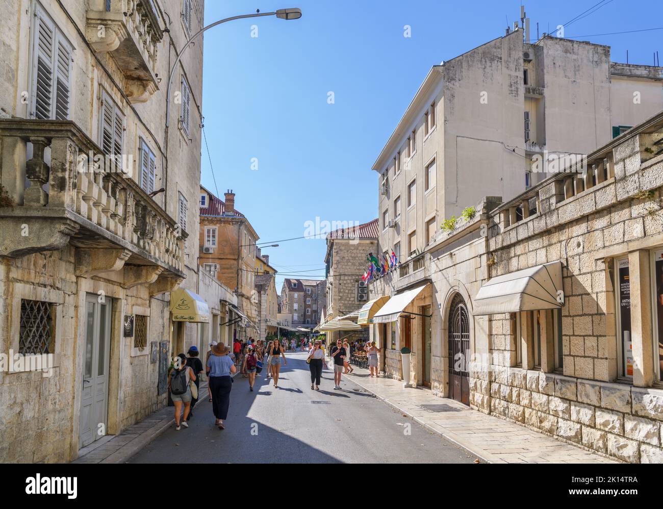 Ulica Kralja Tomislava, eine Straße in der Altstadt von Split, Kroatien Stockfoto