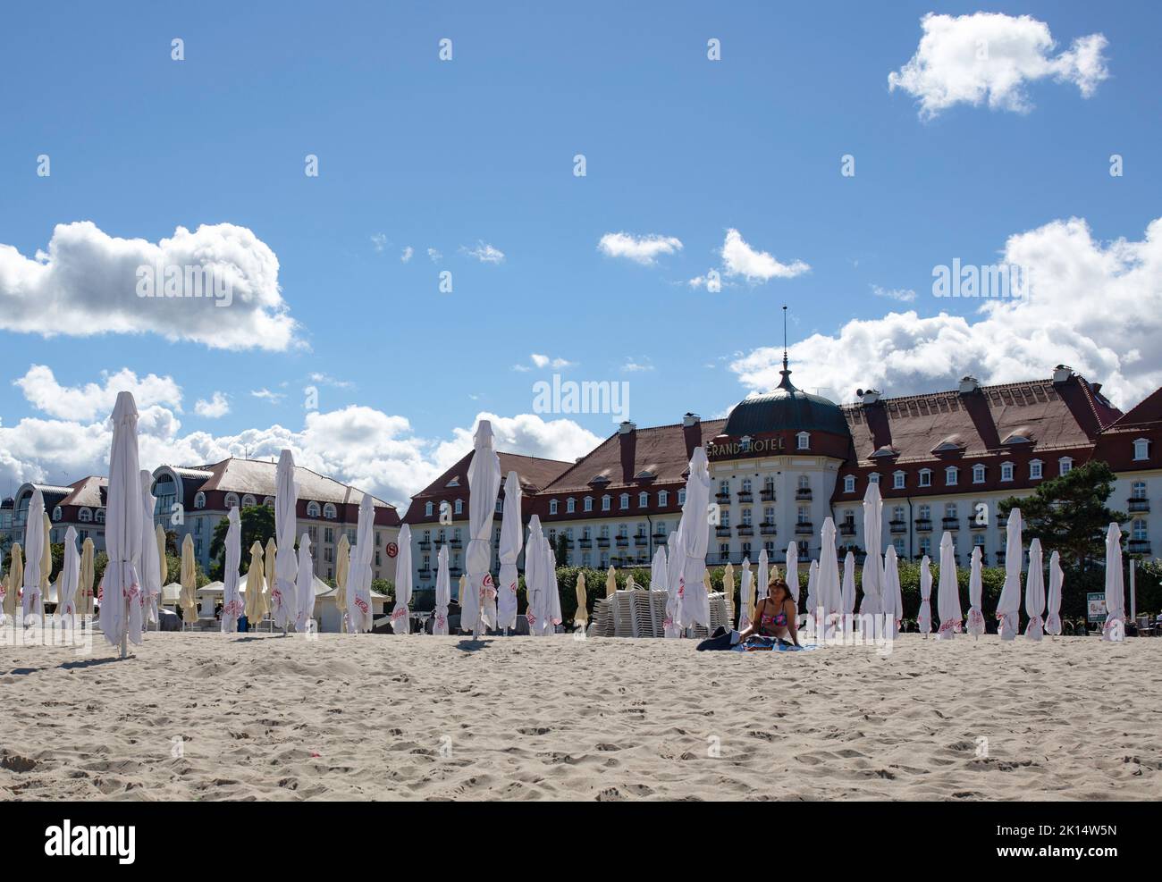 Hotel Grand in Sopot, historisches Gebäude am Strand, Strand, Ostsee. Sopot, Polen Stockfoto