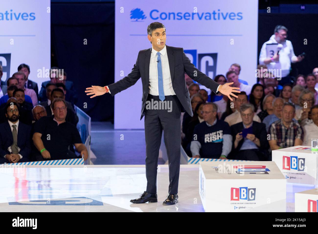 Die letzten Tory Hustings finden heute Abend in Wembley in London statt. Im Bild: Rishi Sunken hält seine Rede. Bild aufgenommen am 31.. August 2022. © Belinda Ji Stockfoto