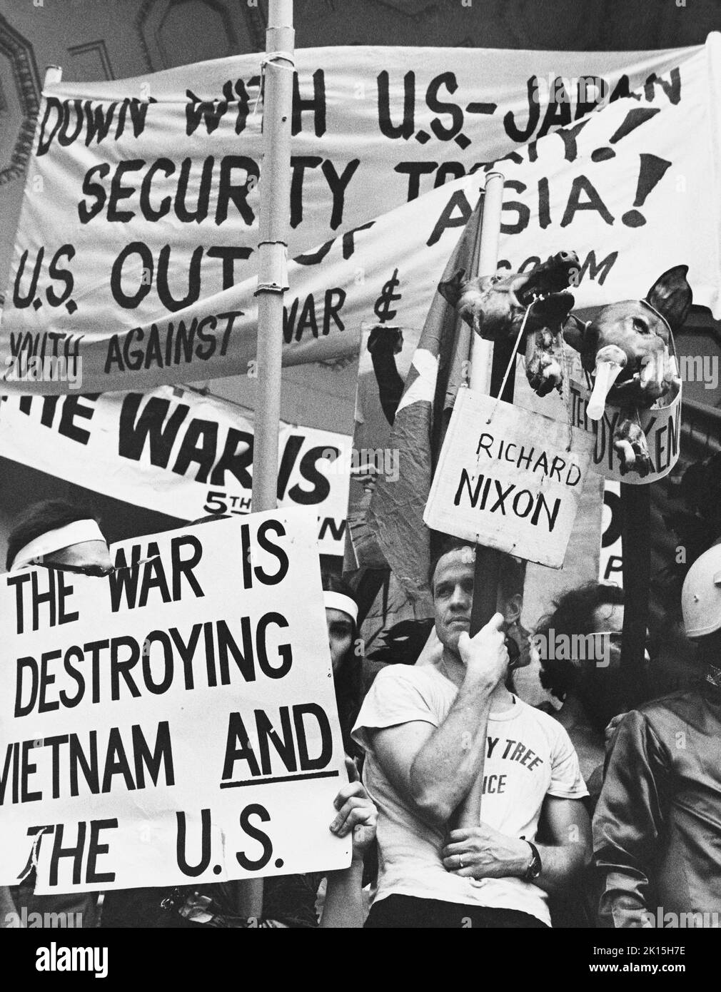 Demonstranten bei einem Antikriegsprotest zum Jahrestag des Hiroshima-Bombenanschlags, New York, 1969. Stockfoto