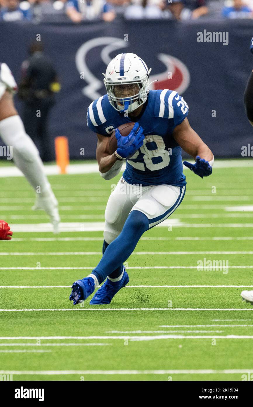 Die Indianapolis Colts laufen zurück Jonathan Taylor (28) ist während des NFL-Fußballspiels zwischen den Indianapolis Colts und den Houston Texans im Loch Stockfoto