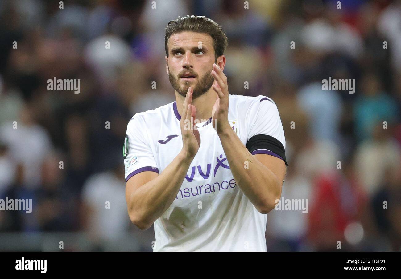 Anderlechts Wesley Hoedt im Bild nach einem Fußballspiel zwischen dem rumänischen Fotbal Club FCSB und dem belgischen RSC Anderlecht am Donnerstag, dem 15. September 2022, in Bukarest, Rumänien, am zweiten Tag in der Gruppenphase der UEFA Conference League. BELGA FOTO VIRGINIE LEFOUR Stockfoto