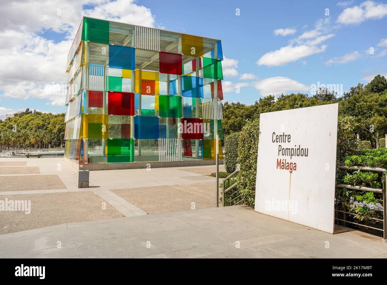 Pompidou Zentrum Malaga, das Centre Pompidou, der Würfel, Pop-up-Museum, an der Muelle Uno, der Hafen von Malaga, Andalusien, Spanien. Stockfoto