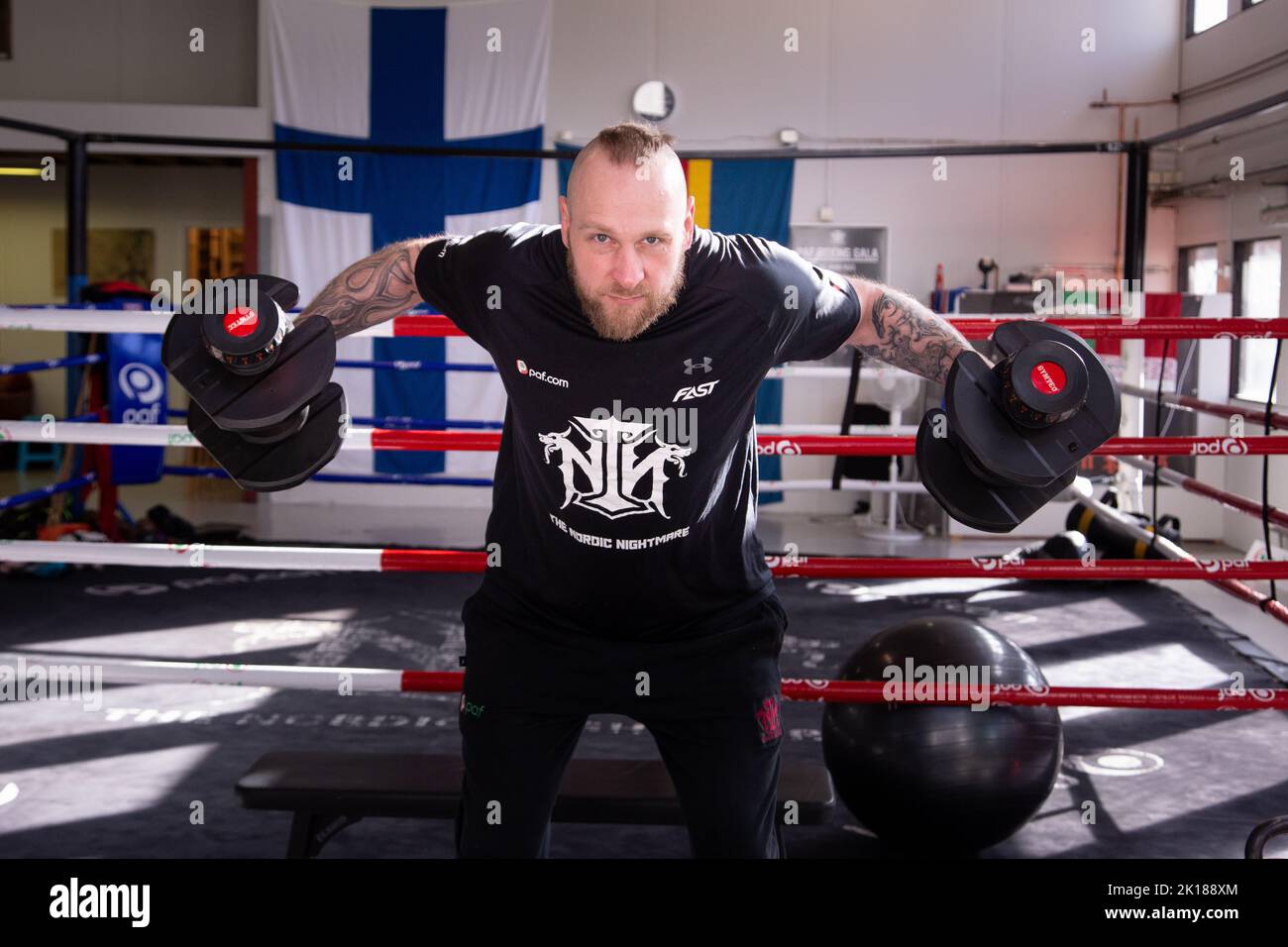 Das finnische Schwergewicht Robert Helenius in seiner Trainingshalle in Mariehamn am Åland in Finnland, März 2019. Foto: Rob Watkins Stockfoto