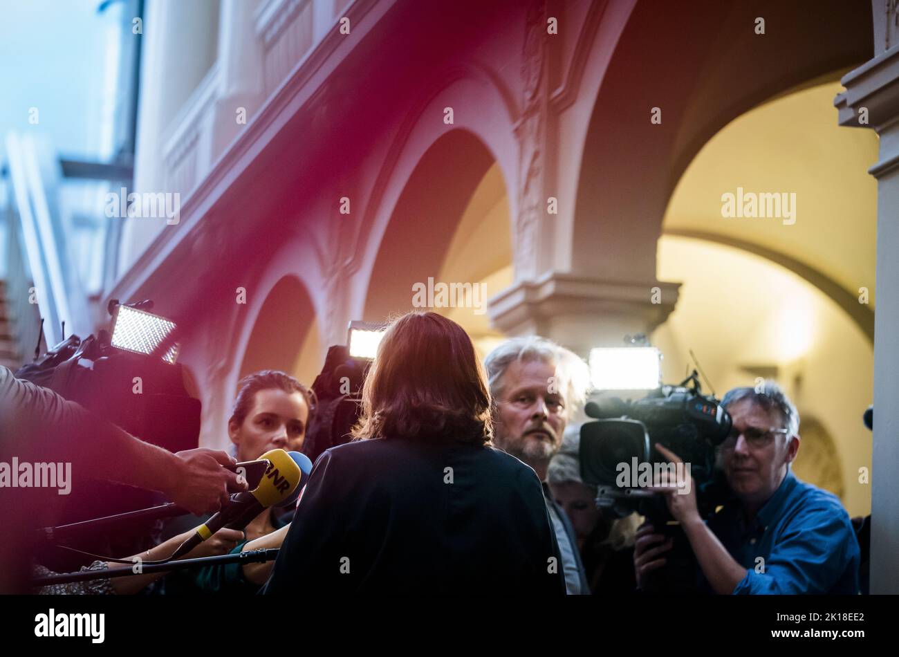 2022-09-16 08:41:52 DEN HAAG - Conny Helder, Ministerin für Langzeitpflege und Sport, spricht nach dem Ministerrat im Binnenhof die Presse an. ANP BART MAAT niederlande Out - belgien Out Stockfoto