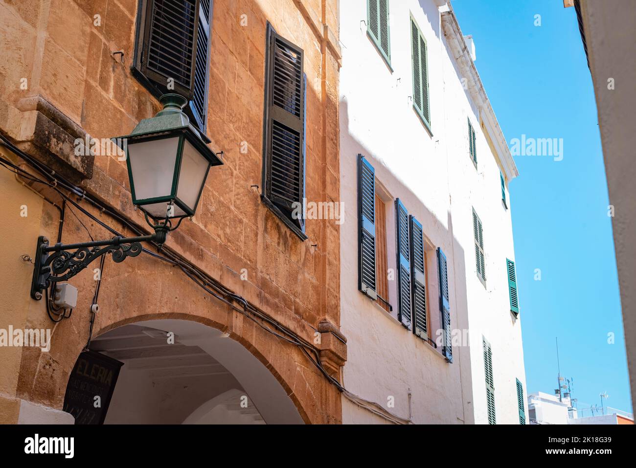 Menorquinische Architektur auf der wunderschönen spanischen Insel. Stockfoto