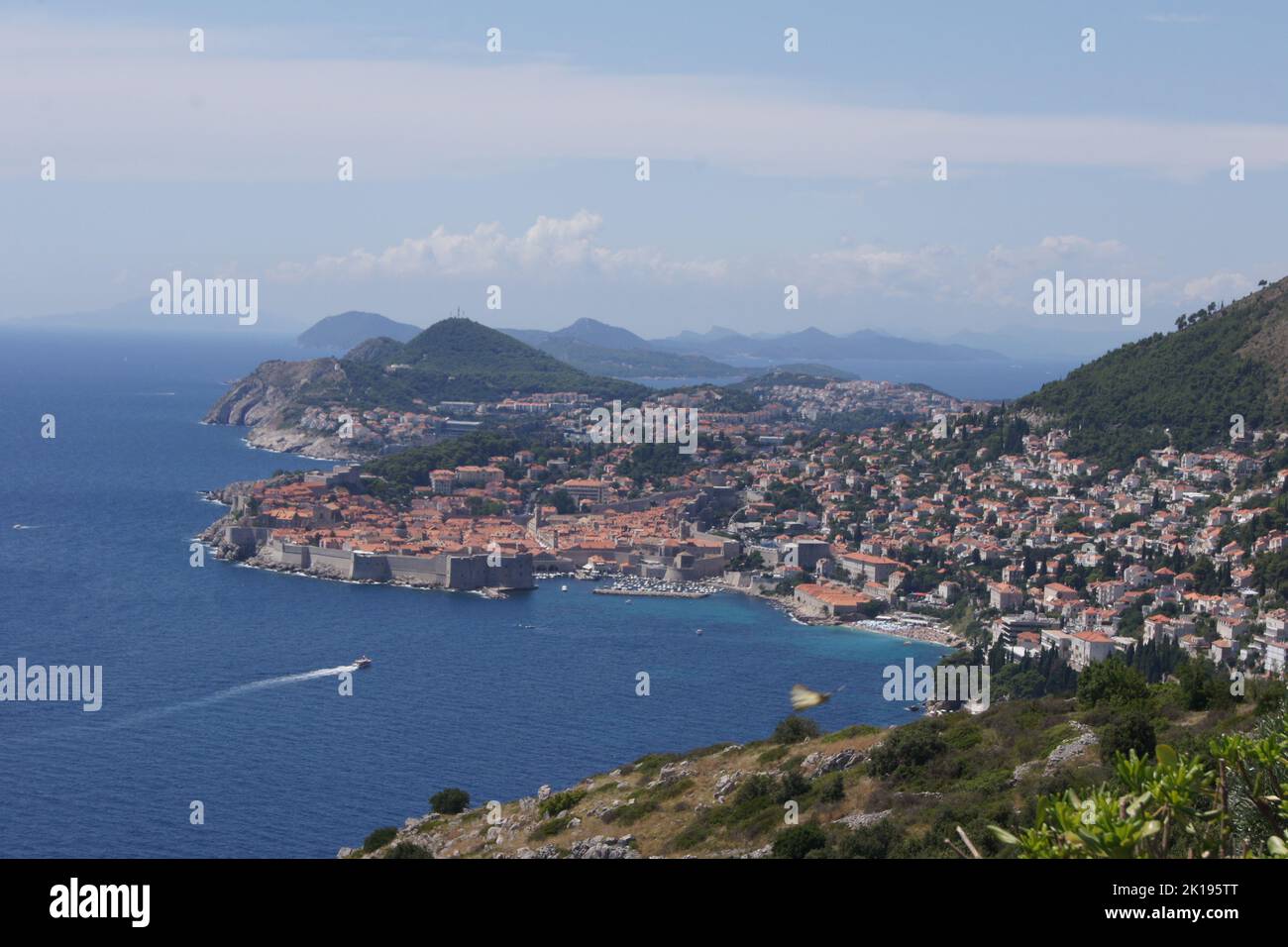 Costa de Dubrovnik y ciudad en el mar Adriatico Stockfoto