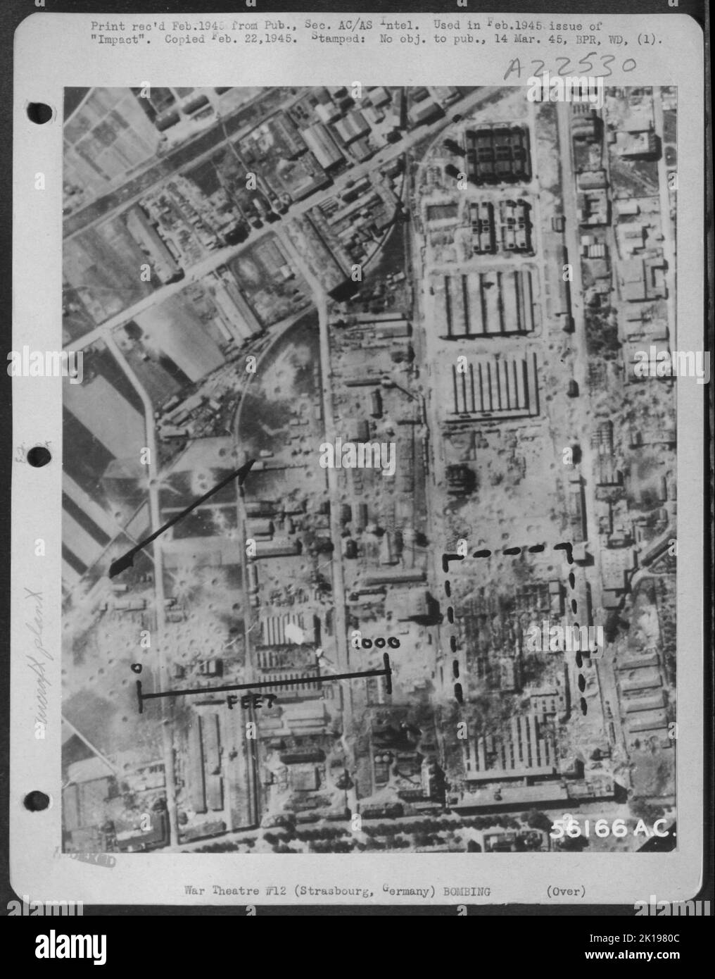 Matford-Triebwerkswerk in Straßburg, Deutschland nach dem Luftwaffenangriff auf die Luftwaffe am 27. Mai 1944, 8.. Die elsässischen Arbeiter des Werks sagten, dass 80 der Bomben das Ziel getroffen haben und das Herz der großen Fabrik, in der Motorkomponenten hergestellt wurden, vollständig ausgeschlagen haben. Der Stockfoto