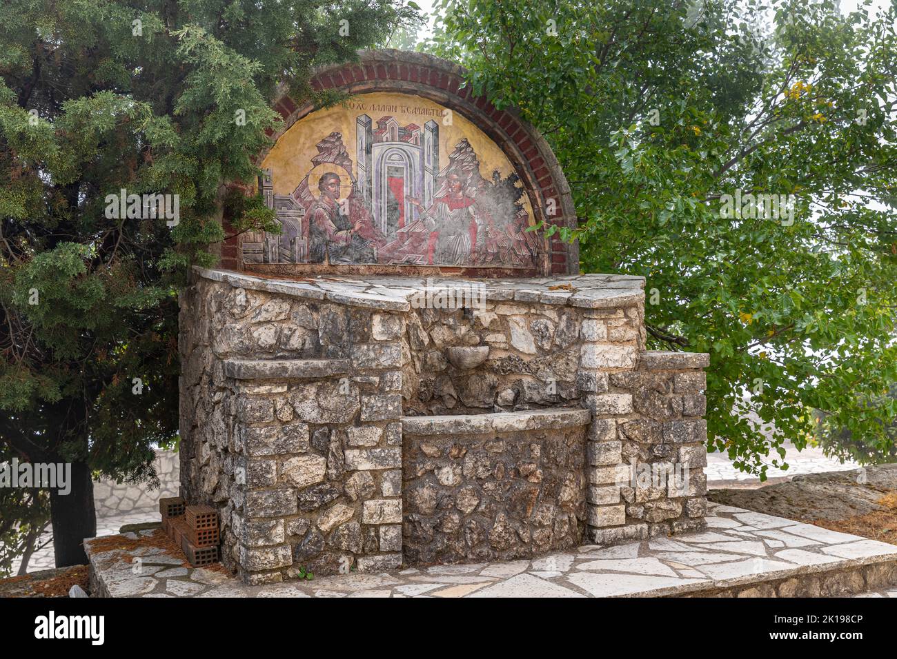 Innenhof des Klosters von Pantokrator auf der Insel Korfu, Griechenland Stockfoto