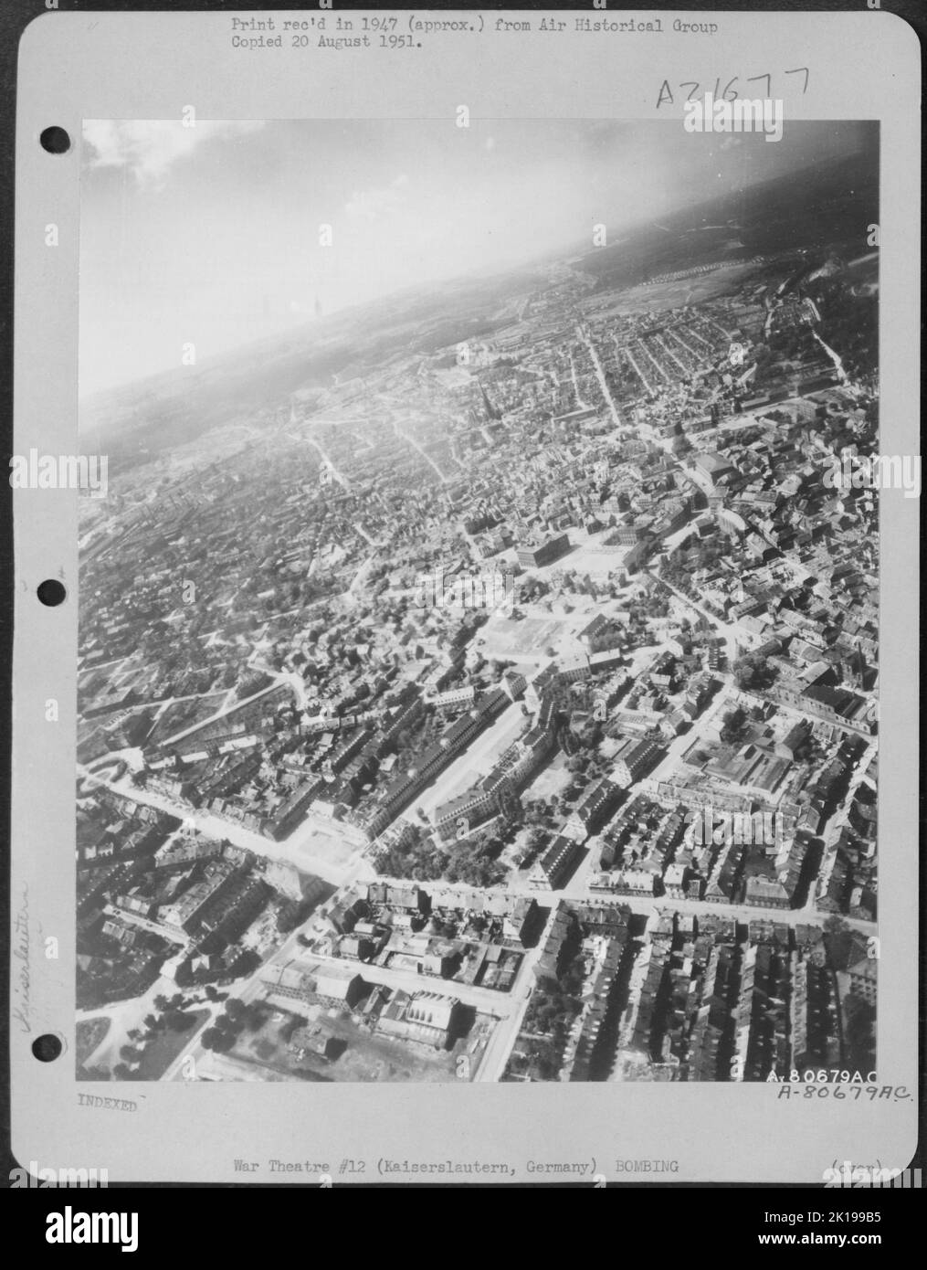 Luftaufnahme Der Bombe Beschädigte Bahnhöfe In Kaiserslautern, Deutschland. 8 Mai 1945. Stockfoto