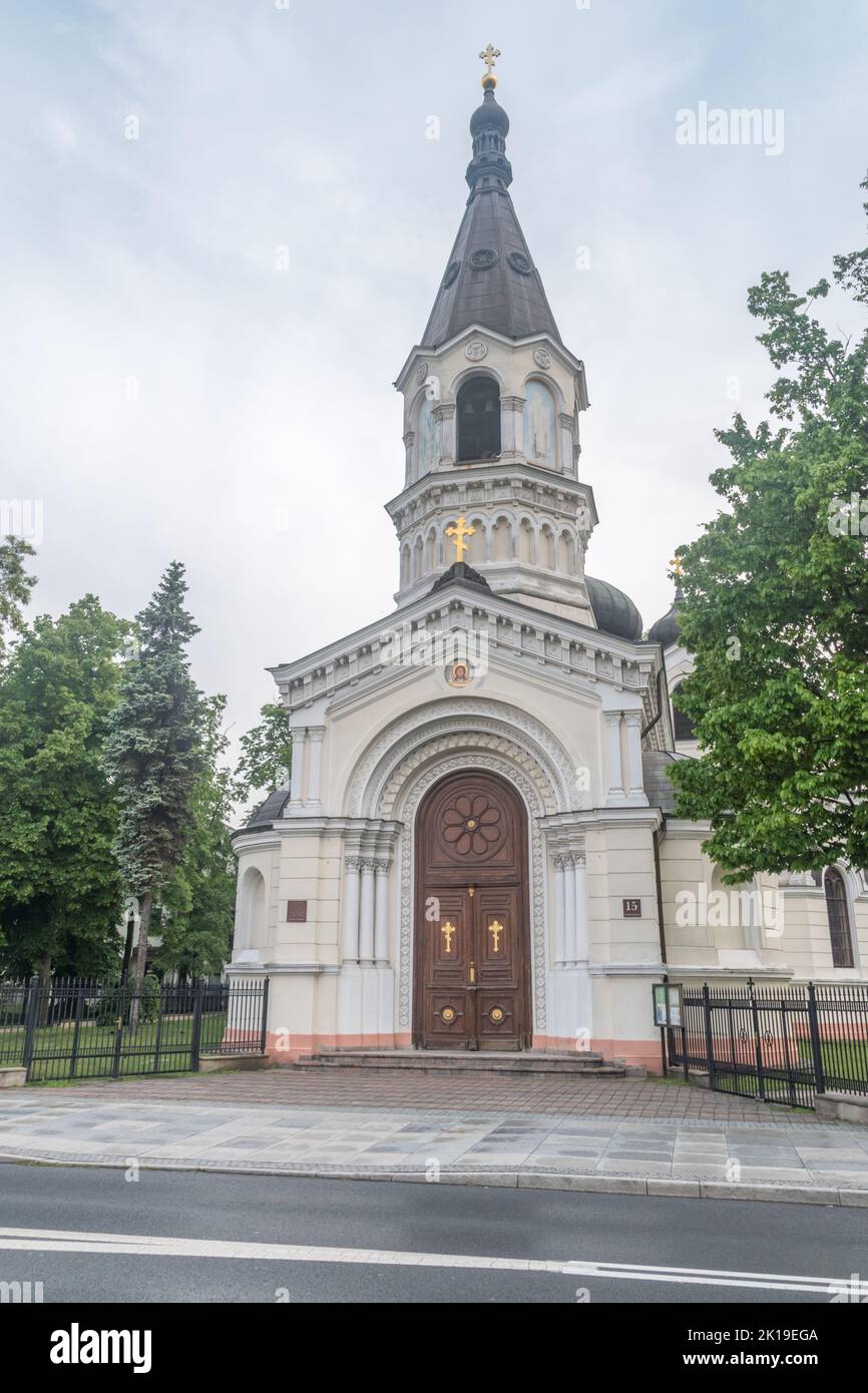 Piotrkow Trybunalski, Polen - 30. Mai 2022: Die orthodoxe Allerheiligenkirche in Piotrkow Trybunalski. Stockfoto