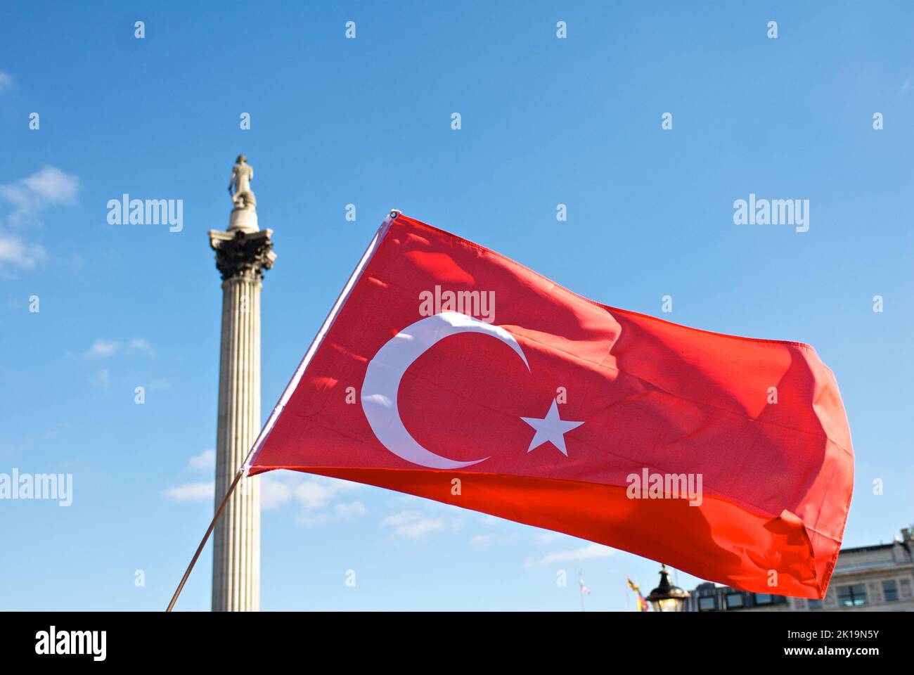 Stimme vereint: Stärkung des Protests der türkischen Gemeinschaft für Demokratie, Gerechtigkeit und Gleichstellung in London Stockfoto