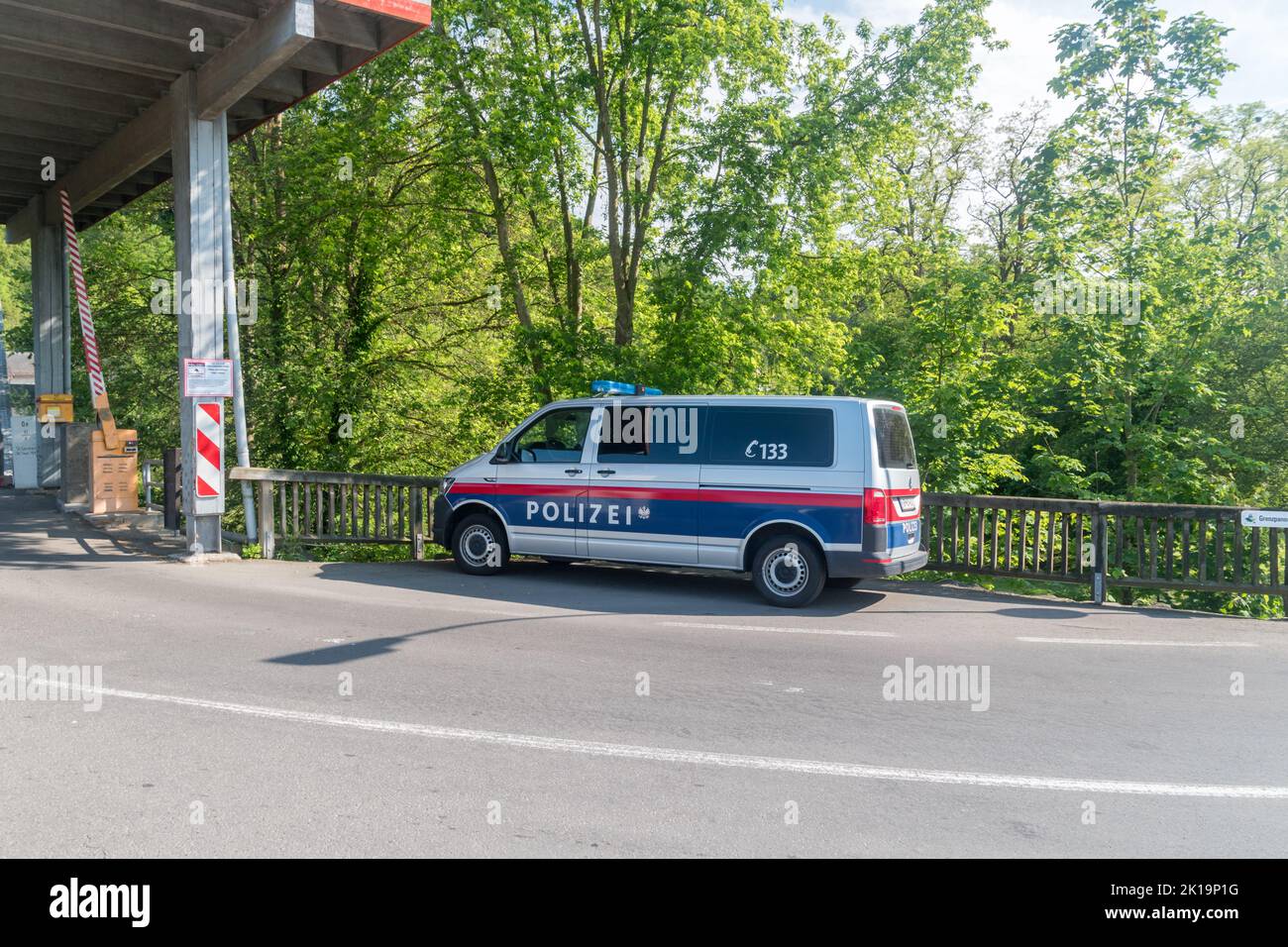 Mureck, Österreich - 1. Juni 2022: Polizeiauto der österreichischen Polizei. Stockfoto