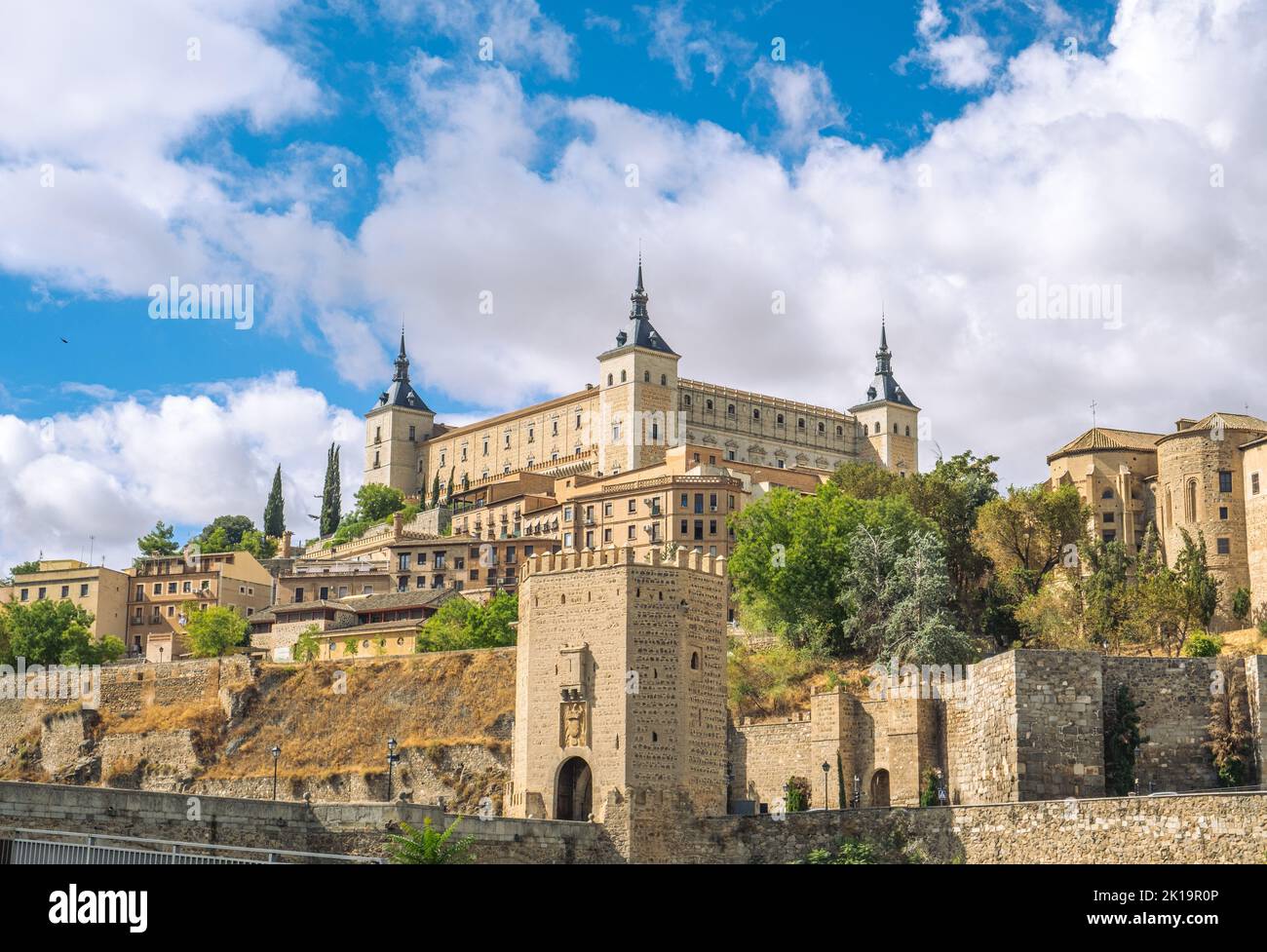 Blick auf Toledo, Spanien, UNESCO-Weltkulturerbe. Die Altstadt am Horizont. Stockfoto