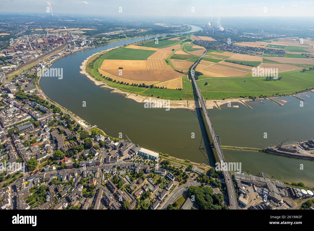 Luftaufnahme, Krefeld-Uerdingen-Brücke, über Rhein, Mündelheim, Duisburg, Ruhrgebiet, Nordrhein-Westfalen, Deutschland, Brücke, DE, Europa, Luftaufnahmen Stockfoto