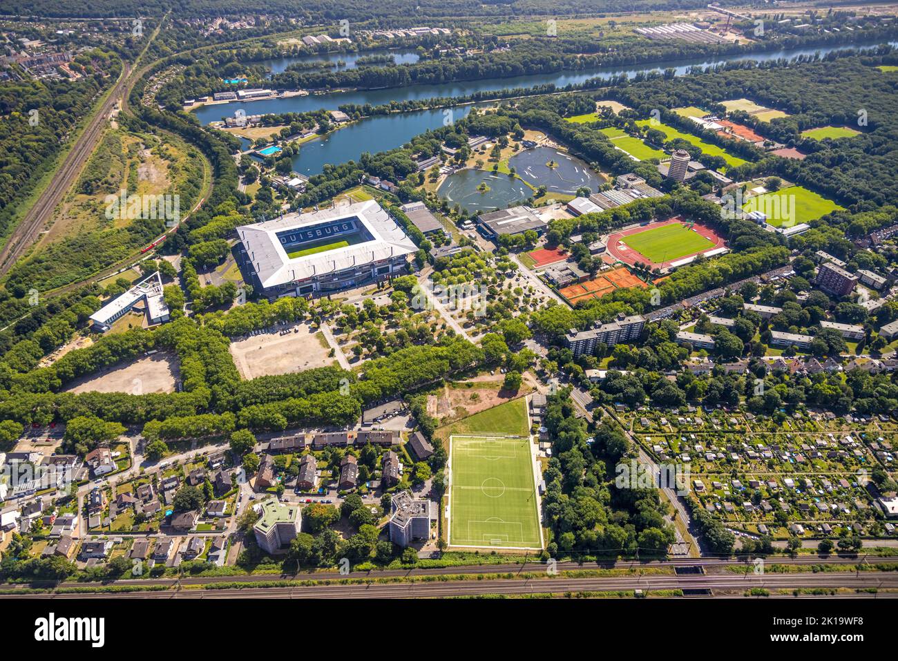 Luftbild, MSV Arena, Schauinsland-Reisen-Arena, Fußballstadion, Sportpark Duisburg, Regattabahn, Neudorf, Duisburg, Ruhrgebiet, Nordrhein-Westfalen, D Stockfoto