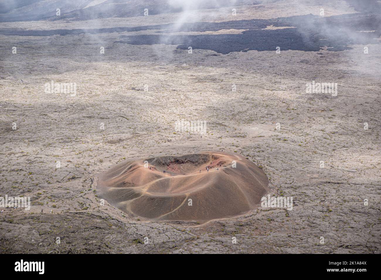 Formica Leo kleiner Krater in der Nähe des aktiven Vulkans Piton de la Fournaise, Insel Réunion, Frankreich Stockfoto