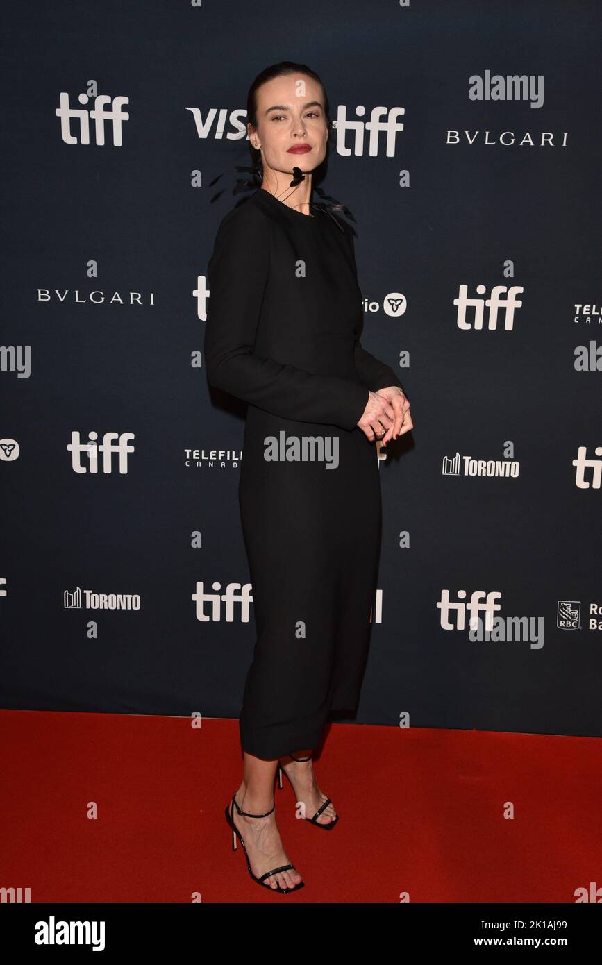 Toronto, Kanada. 16. September 2022. Kasia Smutniak kommt zur Premiere von The Hummingbird am 16. September 2022 während des Toronto International Film Festival 2022 in Toronto, Kanada. (Foto von Dominic Chan/Sipa USA) Quelle: SIPA USA/Alamy Live News Stockfoto