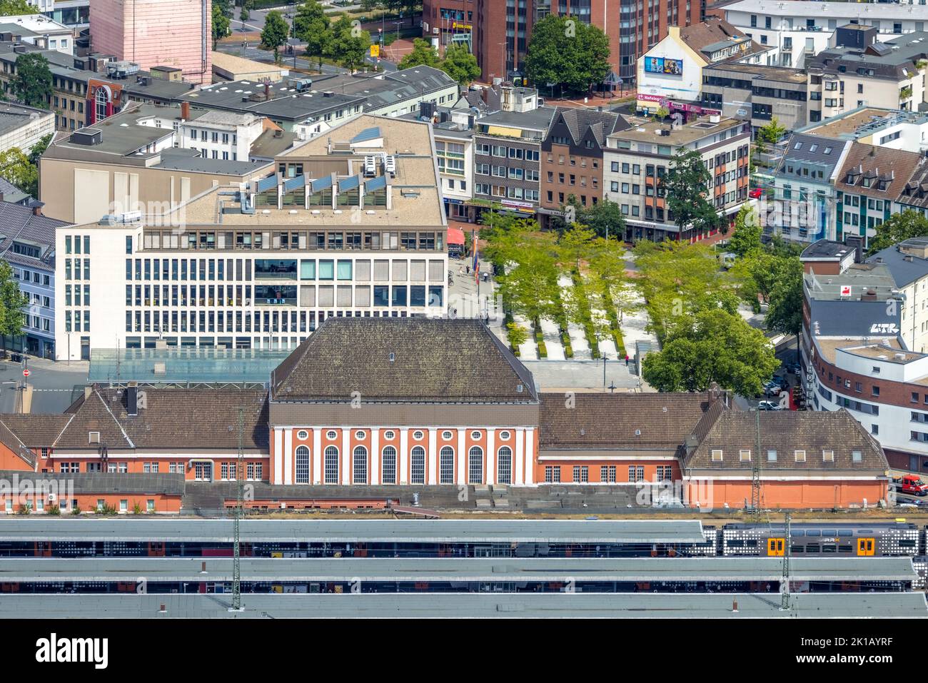 Luftaufnahme, Hamm Westf. Hauptbahnhof, Empfangsgebäude, Zentrum, Hamm, Ruhrgebiet, Nordrhein-Westfalen, Deutschland, Bahnhof, DE, Deutsche Bahn AG, Stockfoto