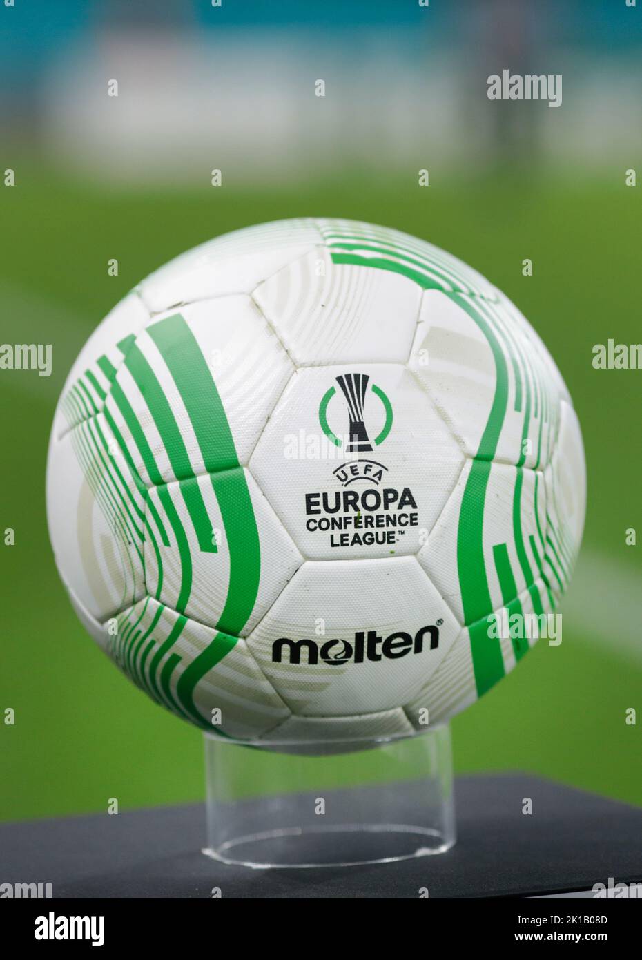 Bukarest, Rumänien - 15. September 2022: Details zur geringen Schärfentiefe (selektiver Fokus) mit Molten Conference 2021/2022, Europa Conference League o Stockfoto