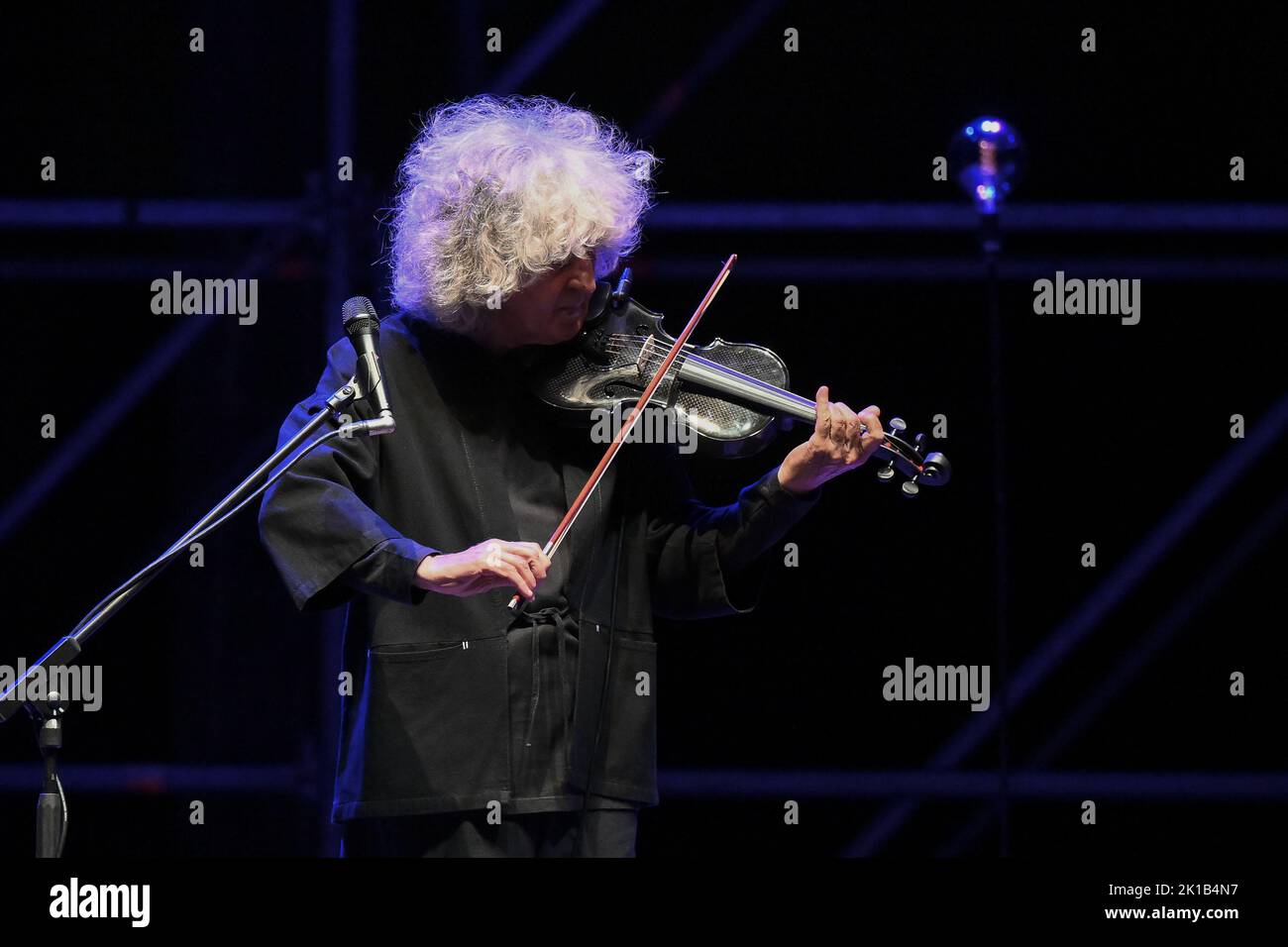 Rom, Italien. 16. September 2022. Angelo Branduardi während des Konzerts Piano e Voce, im Teatro Antico Ostia Antica, 16. Rome 2022, Italy Credit: Independent Photo Agency/Alamy Live News Stockfoto