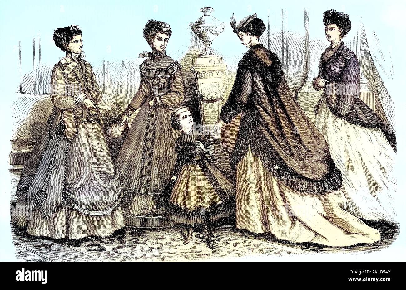 vier Frauen und zwei Mädchen in der aktuellen Frühlingsmode, Kostüme und Konfektionen von Madame Mary-Moison, Schals für Kleider aus den Malle des indes-Geschäfts, Marie-Antoinette-Unterröcke von Madame Bouland, 1869, Frankreich / vier Frauen und zwei Mädchen in aktueller Frühlingsmode, Kostümen und Ready-to-wear, von Madame Mary-Moison Tücher für Kleider von Malle des Indes Stores, Marie Antoinette Petticoats von Madame Bouland, 1869, Frankreich, Historisch, digital restaurierte Produktion einer Originalvorlage aus dem 19. Jahrhundert, genau Originaldatum nicht bekannt / historical, digital im Stockfoto