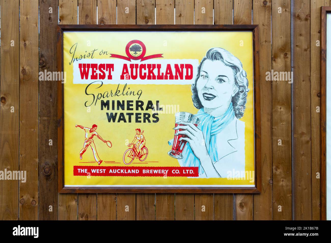 Vintage West auckland Mineralwasser Getränk Werbeplakat im Beamish Open Air Museum County durham Stockfoto