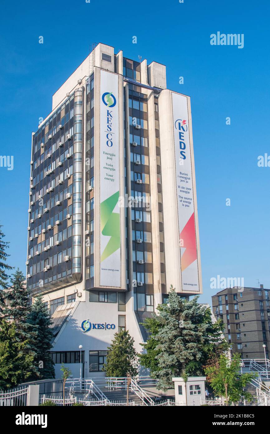 Prizren, Kosovo - 4. Juni 2022: Gebäude von KESCO und KEDS. Stockfoto