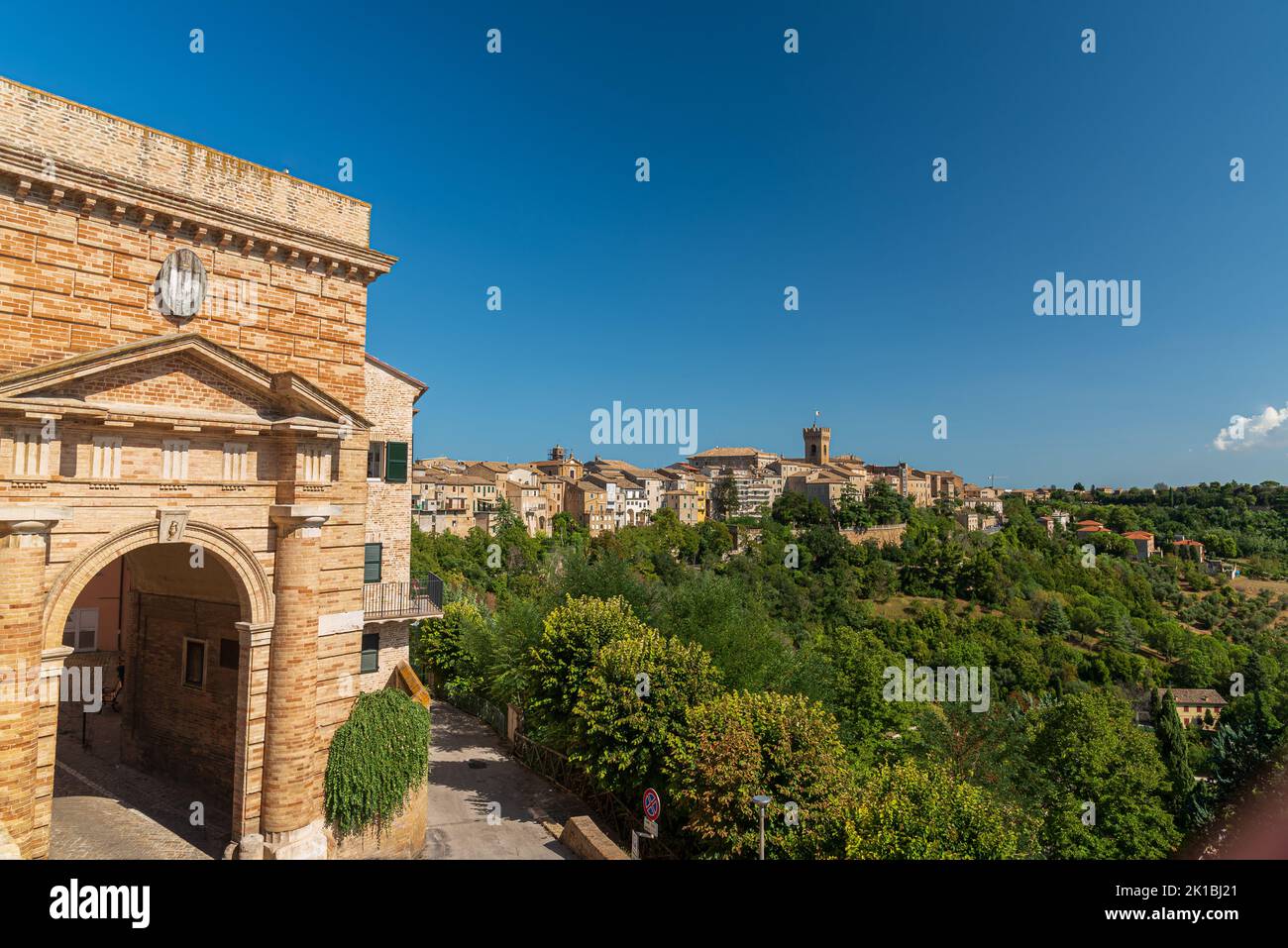 Recanati ist eine italienische Stadt mit 20 975 Einwohnern in der Provinz Macerata in den Marken. Stockfoto