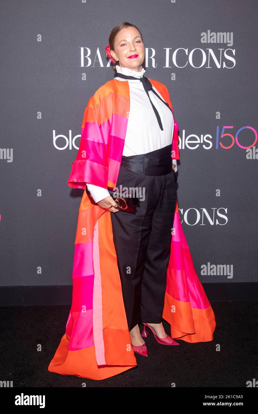 NEW YORK, NEW YORK - 09. SEPTEMBER: Drew Barrymore besucht 2022 Harper's Bazaar ICONS & Bloomingdales 150.-jähriges Jubiläum am 09. September 2022 in New Y Stockfoto