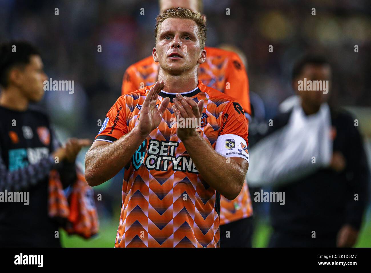 ARNHEM, NIEDERLANDE - 17. SEPTEMBER: Damon Mirani vom FC Volendam während des niederländischen Eredivisie-Spiels zwischen Vitesse und FC Volendam beim Gelredome am 17. September 2022 in Arnhem, Niederlande (Foto von Ben Gal/Orange Picics) Credit: Orange Pics BV/Alamy Live News Stockfoto