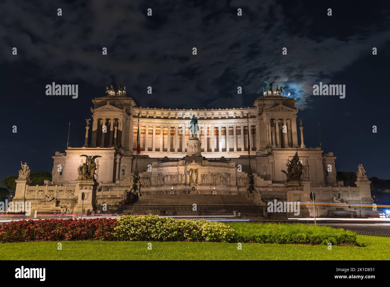 Der majestätische Altar des Vaterlandes in Rom: Er ist das Wahrzeichen Italiens in der Welt, Symbol des Wandels, des Risorgimento und der Verfassung. Stockfoto