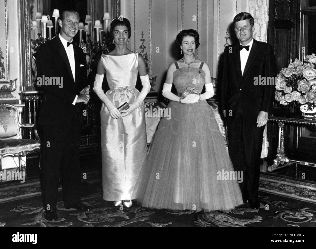 Gruppenportrait mit Prinz Philip, Herzog von Edinburgh, Jacqueline Kennedy, Königin Elizabeth II. Und US-Präsident John F. Kennedy am 5. Juni 1961 im Buckingham Palace. Stockfoto