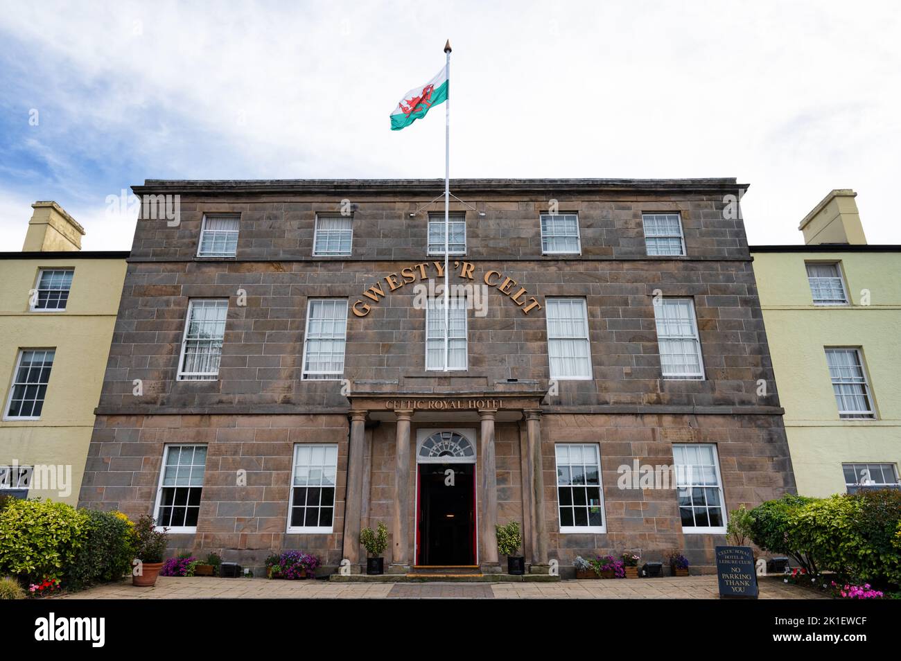 Caernarfon, Großbritannien - 11. Juli 2022: Das Celtic Royal Hotel in Caernarfon in Nordwales. Stockfoto