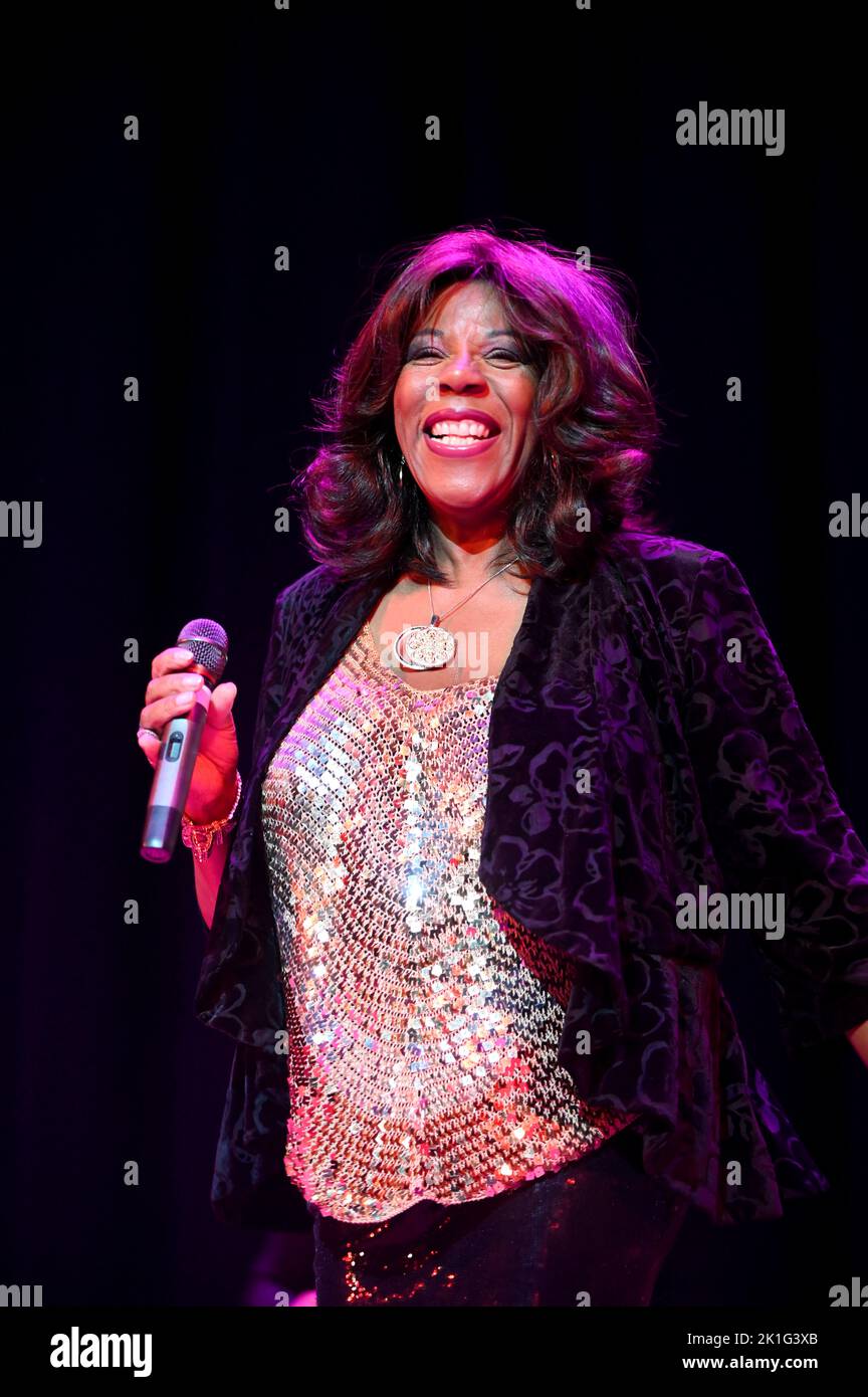 Jaki Graham bei der Tournee „Giants of Soul“ im Sheffield City Hall , Sheffield , Großbritannien , 14.09.2022 Stockfoto